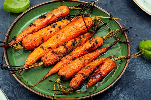 Baked Roasted Carrots Ceramic Plate Tasty Vegetable Food — Stock Photo, Image