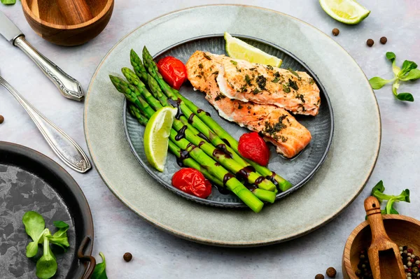 Delicious Baked Salmon Asparagus Lime — Stock Photo, Image