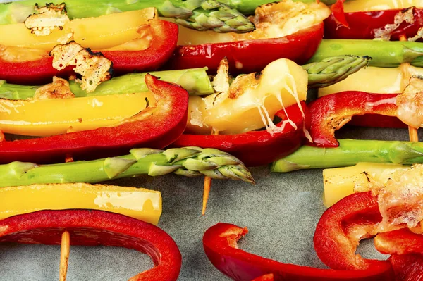 Colorful Skewers Asparagus Peppers Halloumi Cheese Meat Free Close — Stock Photo, Image