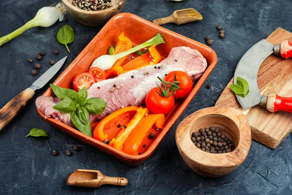 Lomo Carne Fresca Con Verduras Plato Para Hornear Condimento Para —  Fotos de Stock