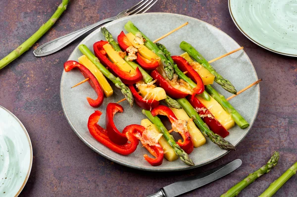 Diet Skewers Asparagus Peppers Cheese Vegetable Skewers — Stock Photo, Image
