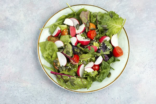Portion Salade Légumes Avec Radis Légumes Verts Tomates Sésame Sur — Photo