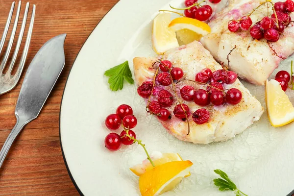 Cod Fillet Skin Cooking Red Currants Atlantic Cod Fish — Stock Photo, Image