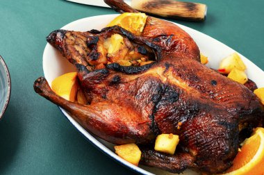 Portakallı ördek ve karamelli elma..