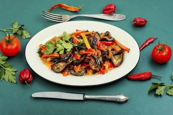 Salteado Vegetal Con Berenjena Comida Vegetariana Estofado Verduras Alimento Saludable — Foto de Stock