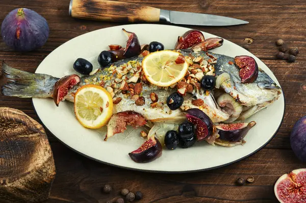 Baked Dorado Fish Garnish Figs Autumn Recipe — Stock Photo, Image