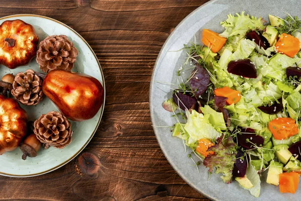 Autumn Vegetarian Salad Baked Pumpkin Beetroot Greens Vegan Food Top — Stock Photo, Image