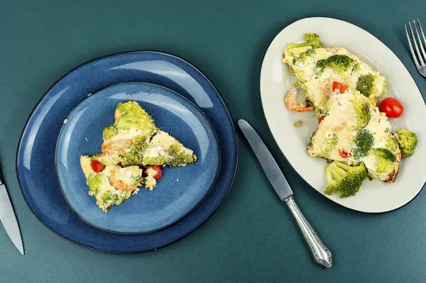 Delicious Omelette Broccoli Shrimp Tomato Ketogenic Lunch — Stock Photo, Image