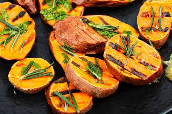 Tasty Grilled Baked Yam Sweet Potato Slices Spices Herbs Close — Stock Photo, Image