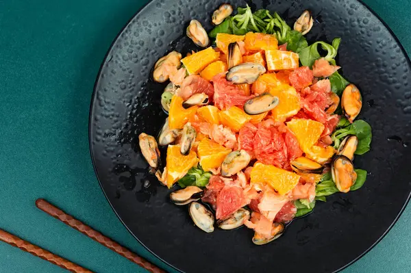 Seafood Salad Grapefruit Orange Mussels Top View — Stock Photo, Image