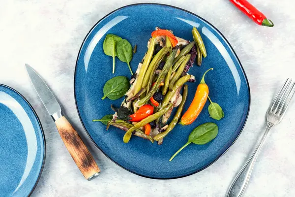 Pai Sayuran Dengan Kacang Hijau Atau Semak Semak Dan Paprika Stok Gambar Bebas Royalti