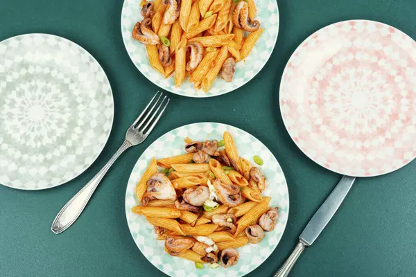 Вкусные Макароны Макароны Приготовленные Осьминога Рецепт Греческой Еды Итальянская Кухня Стоковое Изображение