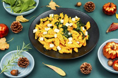 Hokkaido balkabağıyla lezzetli sonbahar hamur tatlısı.