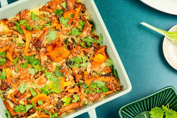 Çiğ mantarlı frittata.