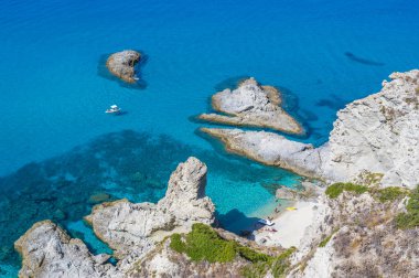 Capo Vaticano 'dan Praia di Fuoco ve Spiaggia di Ficara' nın muhteşem manzarası - cennet sahili ve kıyı manzarası - Calabria, İtalya 'da seyahat yeri
