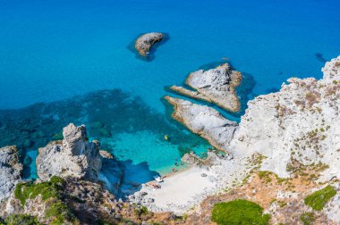 Capo Vaticano 'dan Praia di Fuoco ve Spiaggia di Ficara' nın muhteşem manzarası - cennet sahili ve kıyı manzarası - Calabria, İtalya 'da seyahat yeri