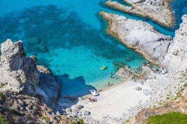 Capo Vaticano 'dan Praia di Fuoco ve Spiaggia di Ficara' nın muhteşem manzarası - cennet sahili ve kıyı manzarası - Calabria, İtalya 'da seyahat yeri