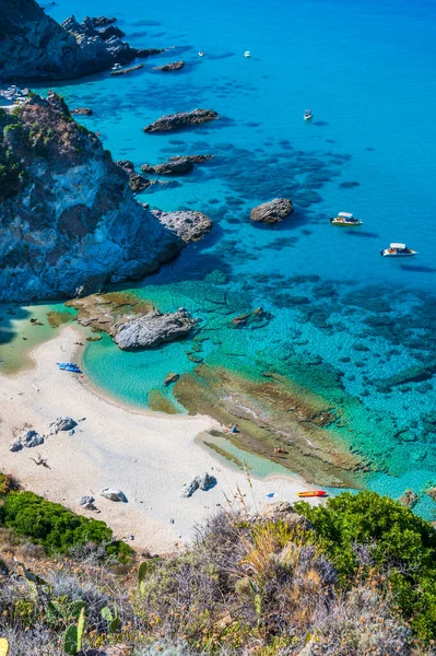 ヴァチカーノからプラヤ フコとスパイヤー フェイラの素晴らしい景色 楽園のビーチと海岸の景色 イタリアのカラブリアの旅行先 — ストック写真