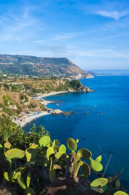 Capo Vaticano 'dan Grotticelle Sahili manzarası Tropea, Calabria - İtalya yakınlarındaki güzel manzara manzarası