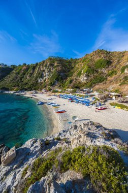 Capo Vaticano 'daki Grotticelle Plajı - Calabria sahilindeki cennet plajı - İtalya' da seyahat yeri