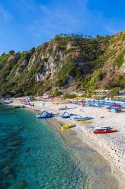 Capo Vaticano 'daki Grotticelle Plajı - Calabria sahilindeki cennet plajı - İtalya' da seyahat yeri