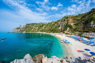Capo Vaticano 'daki Grotticelle Plajı - Calabria sahilindeki cennet plajı - İtalya' da seyahat yeri