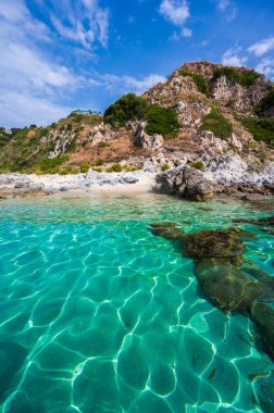 Capo Vaticano 'daki Grotticelle Plajı - Calabria sahilindeki cennet plajı - İtalya' da seyahat yeri