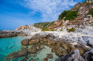 Capo Vaticano 'daki Grotticelle Plajı - Calabria sahilindeki cennet plajı - İtalya' da seyahat yeri