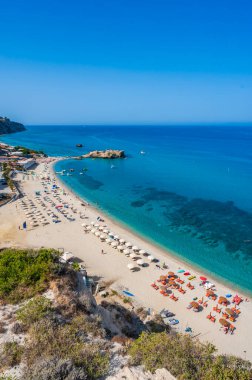 Spiaggia di Riaci - Santa Domenica 'da cennet plajı ve sahil manzarası, İtalya' da seyahat yeri