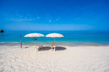 Spiaggia di Riaci - Santa Domenica 'da cennet plajı ve sahil manzarası, İtalya' da seyahat yeri