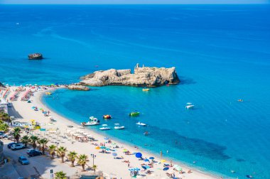 Spiaggia di Riaci - Santa Domenica 'da cennet plajı ve sahil manzarası, İtalya' da seyahat yeri