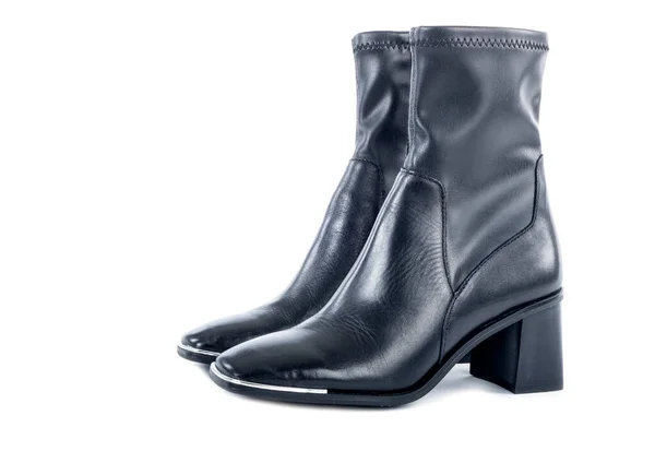 Ein Paar Schwarzes Leder High Heel Stiefeletten Mit Metallkappe Isoliert — Stockfoto