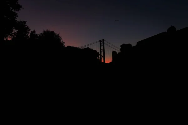 Silhuett Fotografering Abril Bridge Lissabon Och Plan Himlen Natten Landskap — Stockfoto