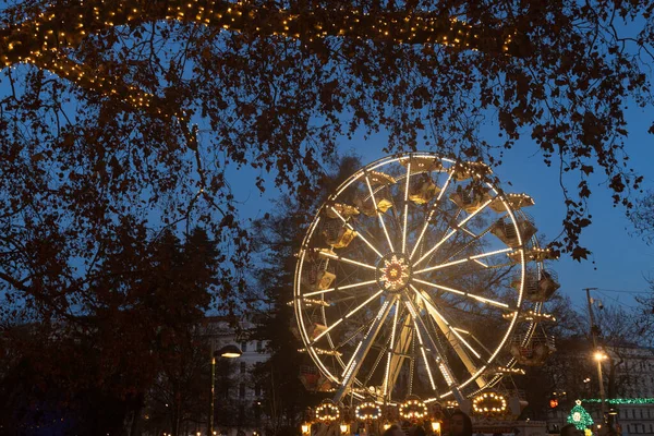 Pohled Kolotoč Vánočním Trhu Radničním Náměstí Vídni Rakousko — Stock fotografie