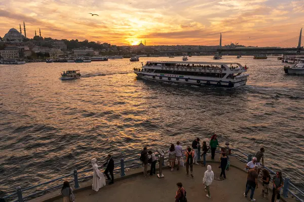 İstanbul 'da bosphorus ve altın boynuz