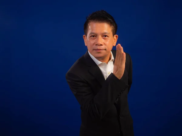 Porträt Eines Smarten Asiatischen Geschäftsmannes Mittleren Alters Der Anzug Atelier — Stockfoto