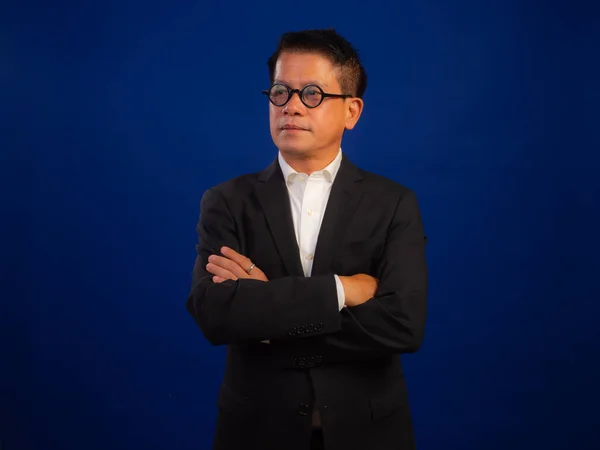 Porträt Eines Smarten Asiatischen Geschäftsmannes Mittleren Alters Der Einen Anzug — Stockfoto