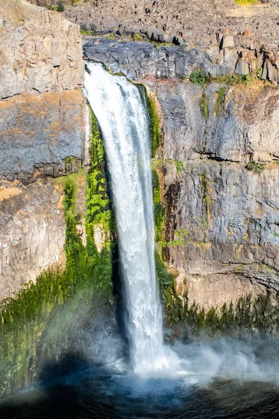 帕劳斯瀑布在华盛顿东部 — 图库照片