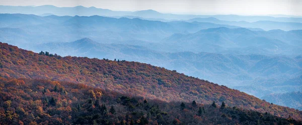Голубые Хребты Осенью Северной Каролине — стоковое фото