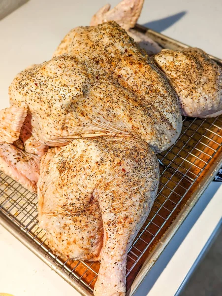 Indyk Spatchcocked Przygotowany Palenia Obiad Dziękczynny — Zdjęcie stockowe