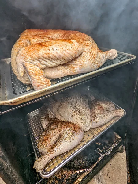Spatchcocked Homemade Smoked Turkey Dinner Thanksgiving — Stock Photo, Image