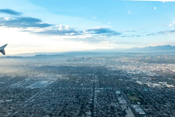 Vliegen Stad Los Angeles Bij Zonsondergang — Stockfoto