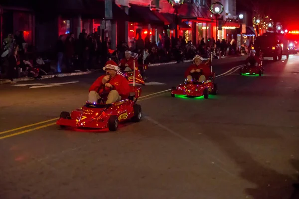 Małe Miasto Christmas Parade Sceny Uliczne — Zdjęcie stockowe