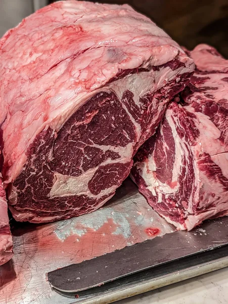 Kızartılmaya Hazır Baharatlı Kurutulmuş Ribeye Bifteği — Stok fotoğraf
