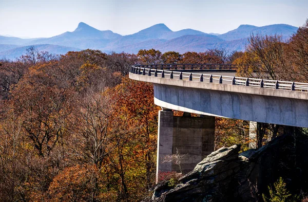 Linn Cove Viaduct Bij Grootvader Mountain North Carolina Rechtenvrije Stockafbeeldingen