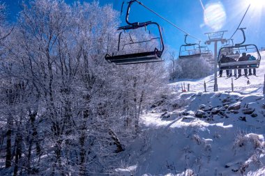Kuzey Carolina kayın dağı yakınlarındaki kış ve kar manzarası