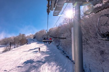 Kuzey Carolina kayın dağı yakınlarındaki kış ve kar manzarası
