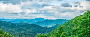 Maggie Valley, Kuzey Carolina dağlarında gündoğumu