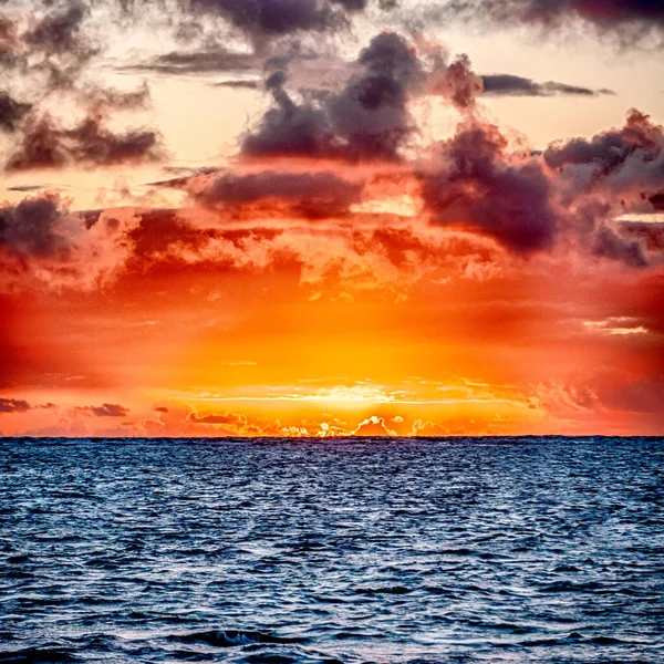 Sceny Wschodu Słońca Plaży Wyspie Oahu Hawaje — Zdjęcie stockowe