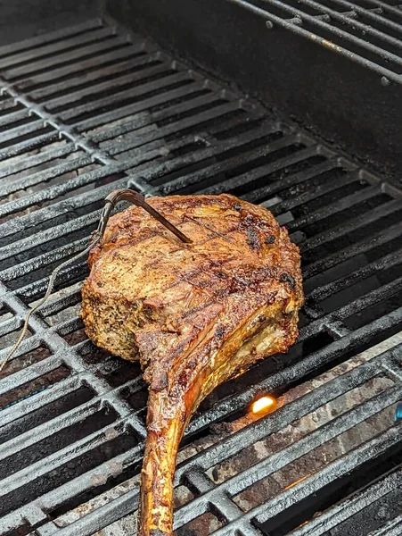 Carne Vaquero Tomahawk Filete Premium Una Parrilla — Foto de Stock